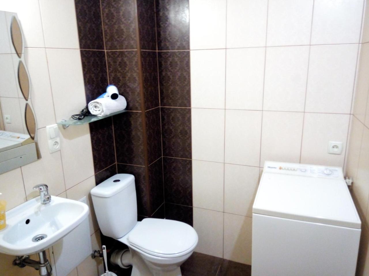 Apartmán Flat On Sheptytskykh Lvov Exteriér fotografie