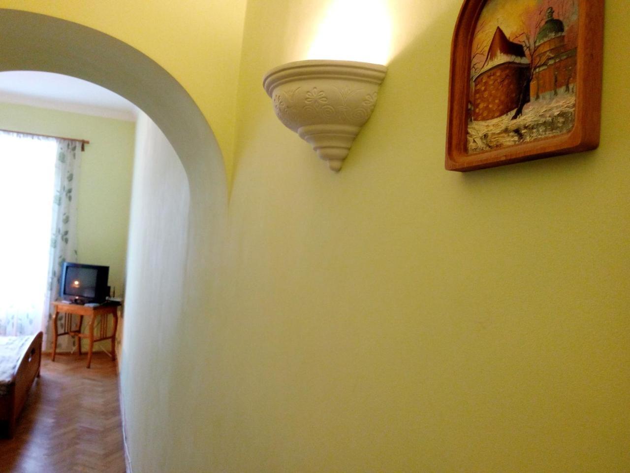 Apartmán Flat On Sheptytskykh Lvov Exteriér fotografie