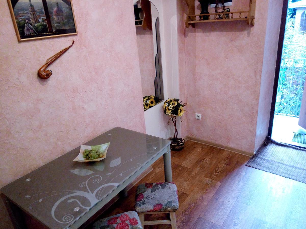 Apartmán Flat On Sheptytskykh Lvov Exteriér fotografie