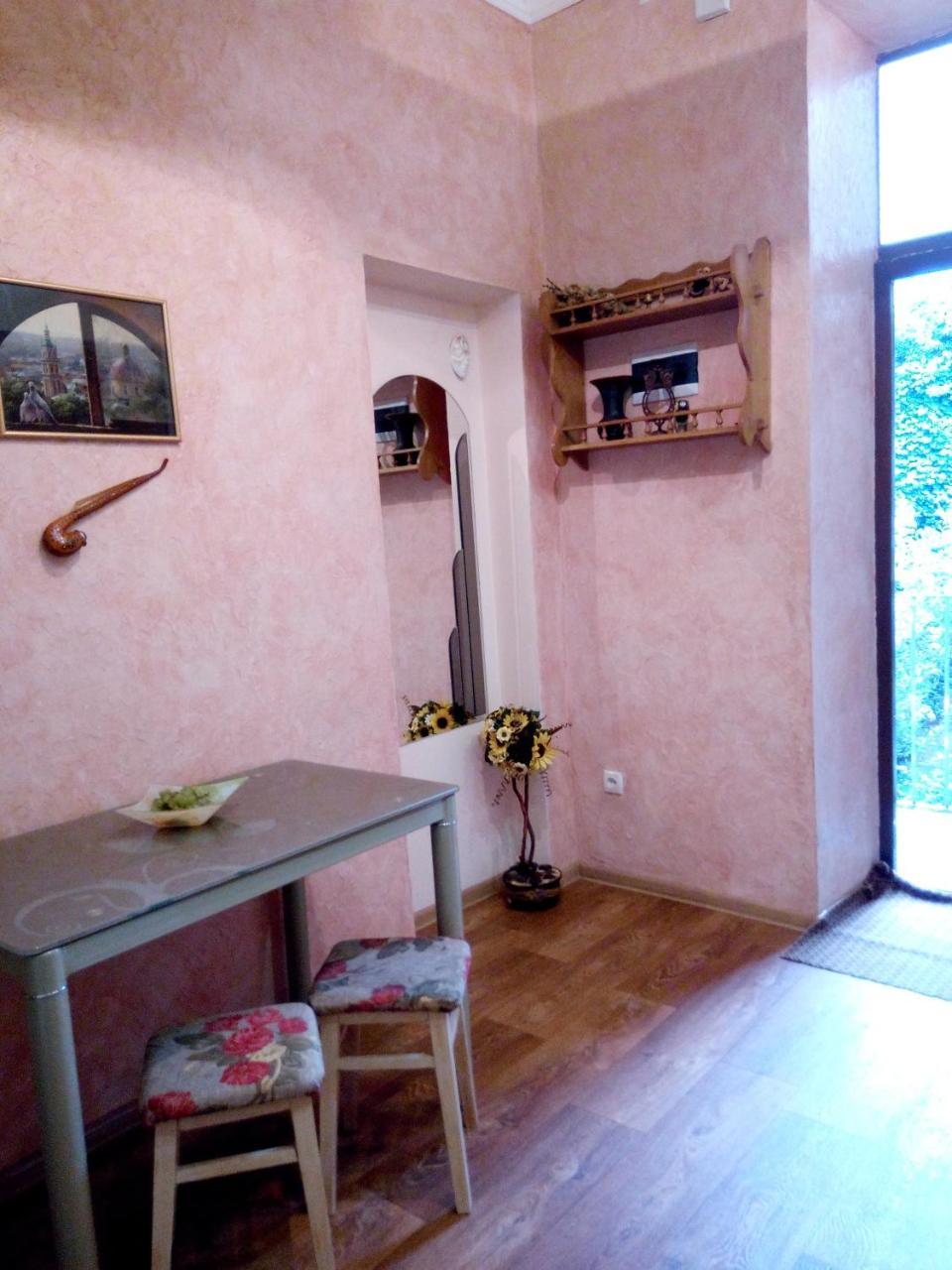 Apartmán Flat On Sheptytskykh Lvov Exteriér fotografie