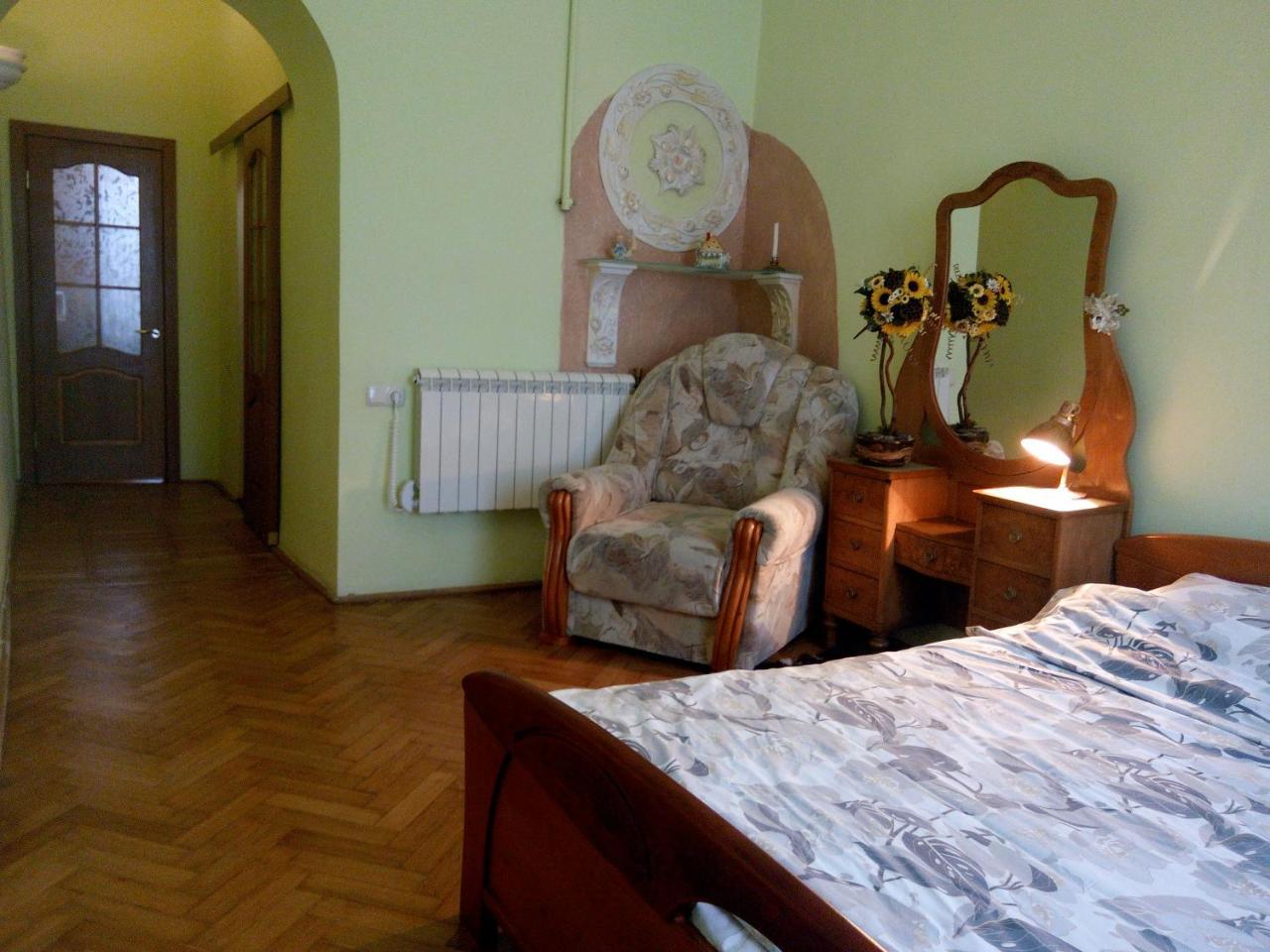 Apartmán Flat On Sheptytskykh Lvov Exteriér fotografie